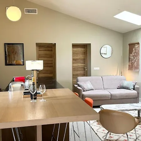 Proche L'isle/sorgue, Loft Avec Et Piscine Le Thor